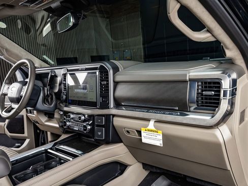 Used 2026 Ford F350 Platinum w/ Platinum Plus Package image 19