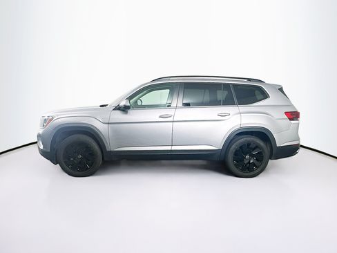 Used 2025 Volkswagen Atlas SE FWD image 4