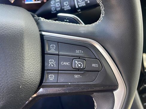 Certified 2023 Jeep Grand Cherokee Altitude AWD/4WD image 16