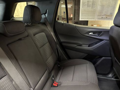 Used 2025 Chevrolet Equinox LT AWD/4WD image 37