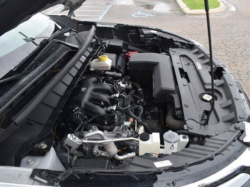 Used 2024 Nissan Pathfinder SV FWD image 21