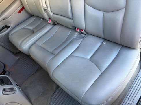 Used 2005 Chevrolet Avalanche 2500 w/ Preferred Equipment Group image 98