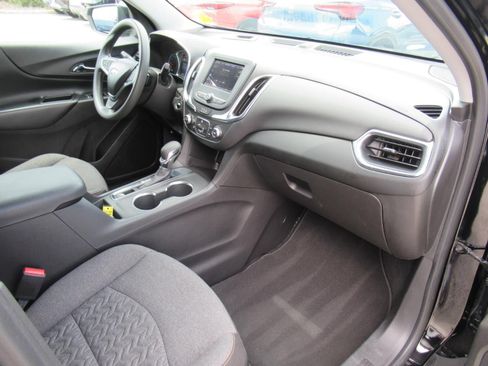 Used 2022 Chevrolet Equinox LT FWD image 11