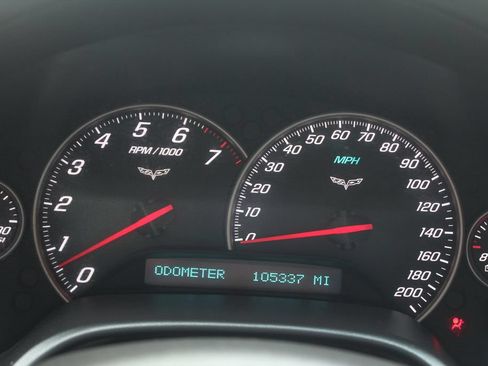 Used 2005 Chevrolet Corvette Coupe w/ Preferred Equipment Group RWD image 10