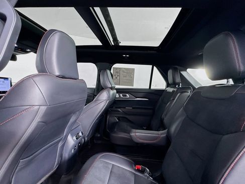Used 2025 Ford Explorer ST w/ Sun And Sound Package image 19