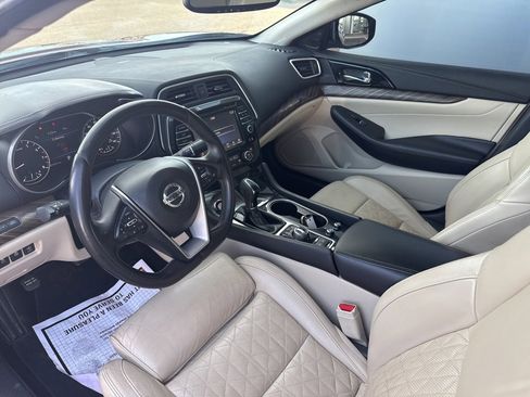 Used 2016 Nissan Maxima Platinum image 11