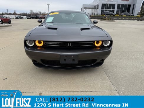 Used 2023 Dodge Challenger SXT image 2