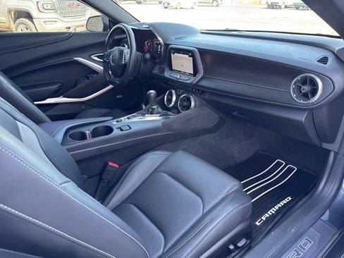 Used 2018 Chevrolet Camaro SS w/ LPO RS/SS Interior Package RWD image 30
