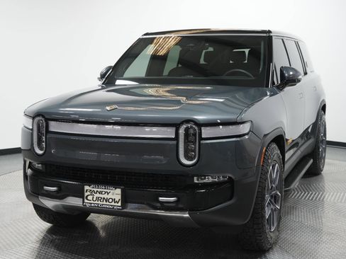 Used 2023 Rivian R1S Adventure image 2
