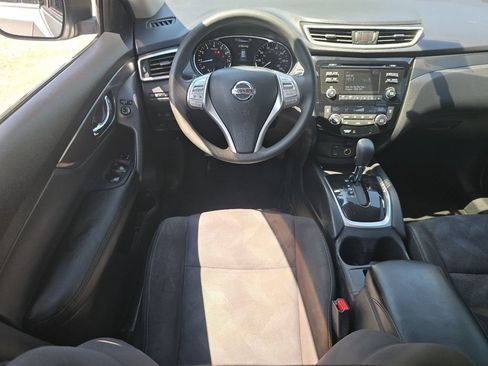 Used 2015 Nissan Rogue SV FWD image 18