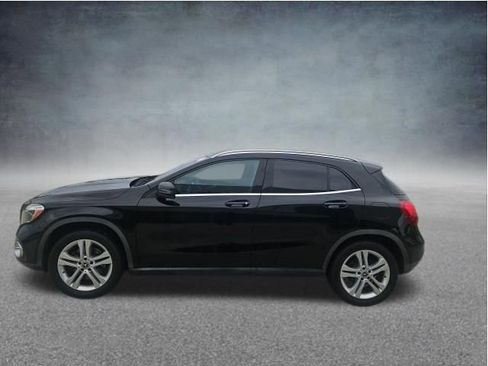 Used 2018 Mercedes-Benz GLA 250 4MATIC image 4
