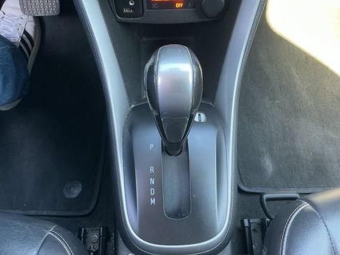 Used 2022 Chevrolet Trax LT w/ Premium Seat Package AWD/4WD image 18