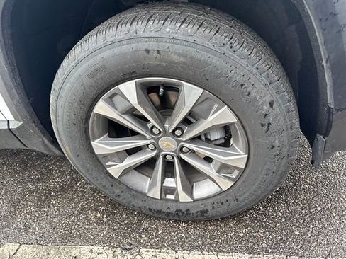 Used 2026 Chevrolet Equinox LT FWD image 4