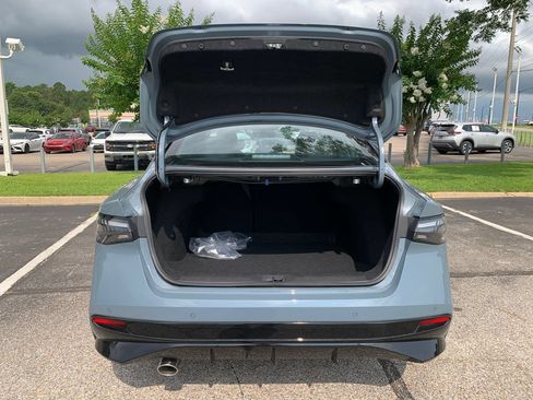 New 2026 Nissan Sentra SR w/ SR Premium Package FWD image 5