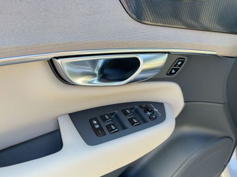 New 2026 Volvo XC90 B6 Plus w/ Protection Package Premier image 13