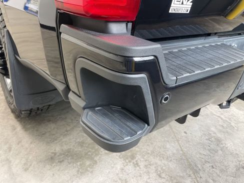 Used 2024 Ford F250 Lariat w/ Sport Appearance Package image 11