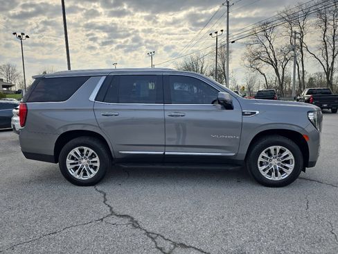Used 2021 GMC Yukon SLT w/ SLT Premium Package image 6