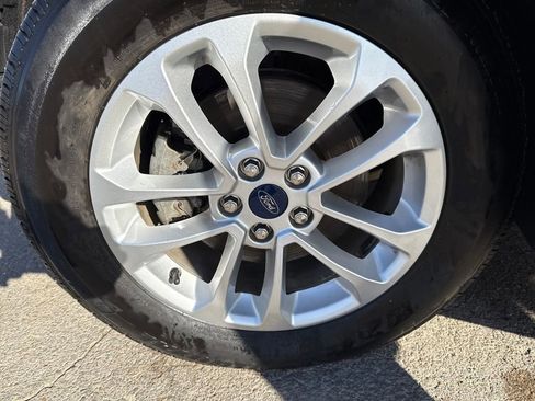 Used 2020 Ford Escape SE image 19