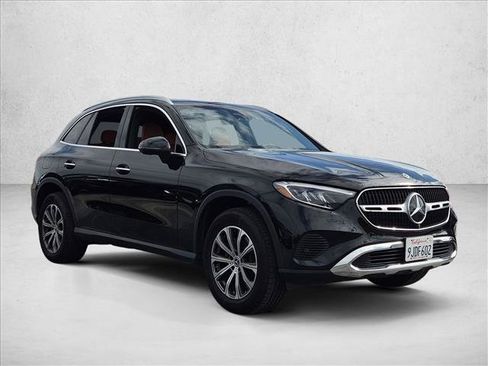 Used 2023 Mercedes-Benz GLC 300 image 3
