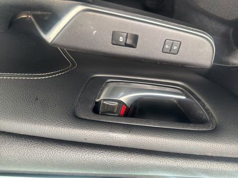 Used 2015 Toyota Camry XLE w/ Moonroof Package image 8