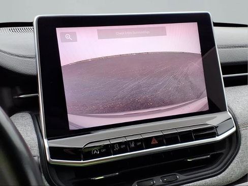 Used 2022 Jeep Compass Latitude image 13