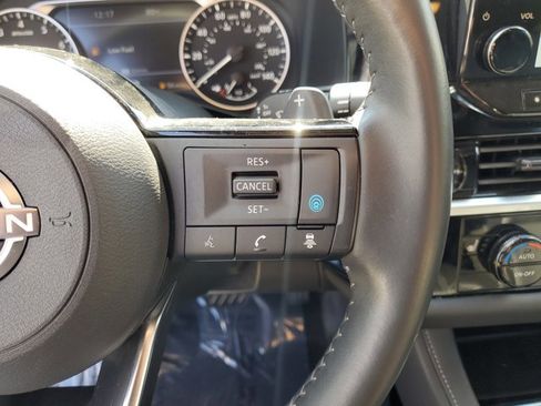 Used 2024 Nissan Pathfinder SL image 23