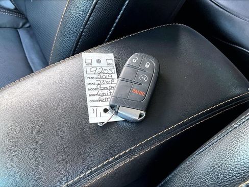Used 2019 Jeep Compass Limited AWD/4WD image 34