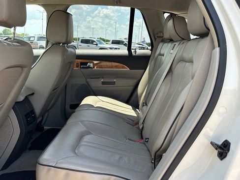Used 2012 Lincoln MKX FWD image 8