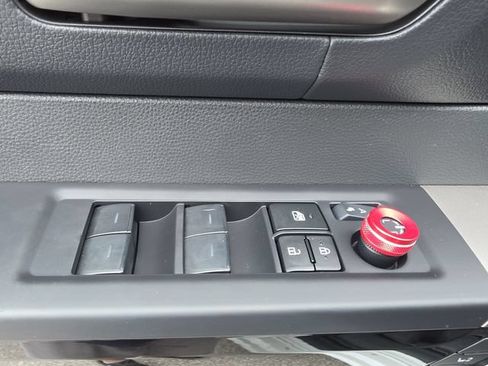 Used 2025 Toyota Tundra Limited w/ Power Package AWD/4WD image 18