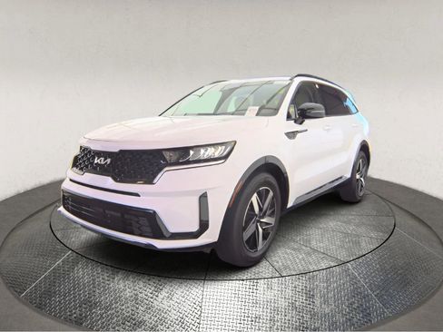 Used 2022 Kia Sorento S FWD image 3
