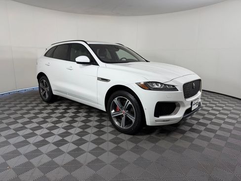 Used 2018 Jaguar F-PACE S image 7