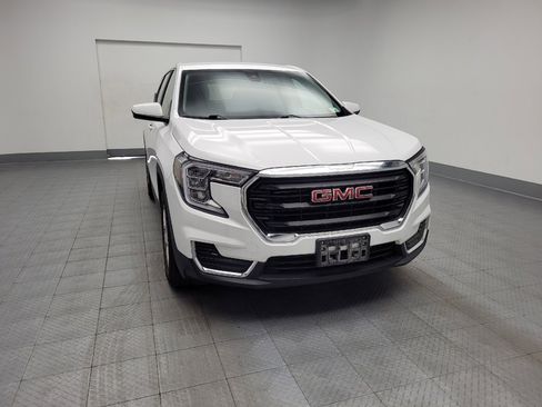 Used 2024 GMC Terrain SLE AWD/4WD image 14