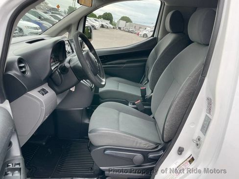 Used 2017 Nissan NV200 SV w/ Back Door Glass Package FWD image 9