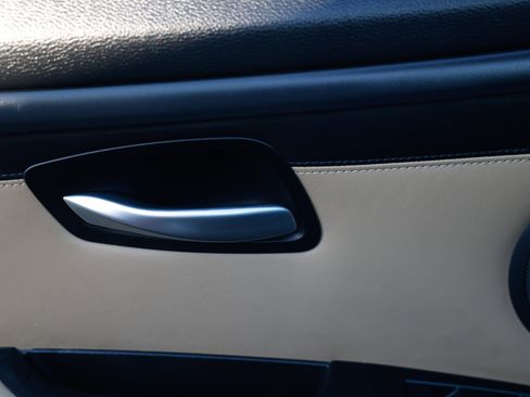 Used 2013 BMW M3 Convertible image 45