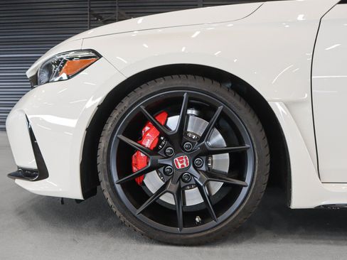 Used 2025 Honda Civic Type R image 5