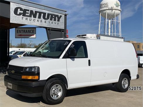 Used 2022 Chevrolet Express 2500 w/ Driver Convenience Package image 1
