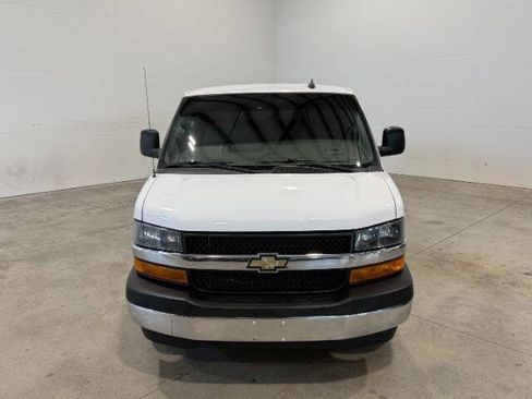 Used 2021 Chevrolet Express 3500 LT w/ LT Preferred Equipment Group RWD image 4