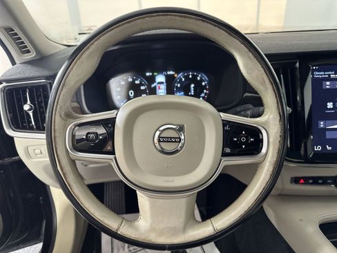 Used 2018 Volvo S90 T5 Momentum w/ Convenience Package image 18