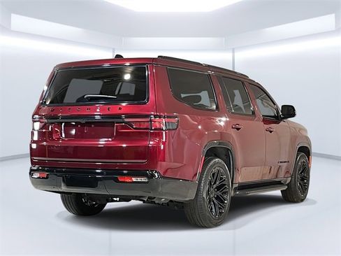 Used 2024 Jeep Wagoneer Series II image 7