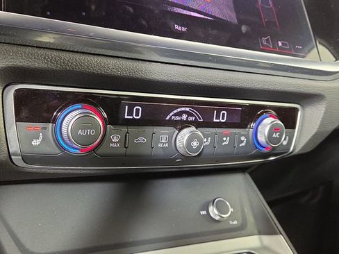 Used 2025 Audi Q3 2.0T Premium AWD/4WD image 18
