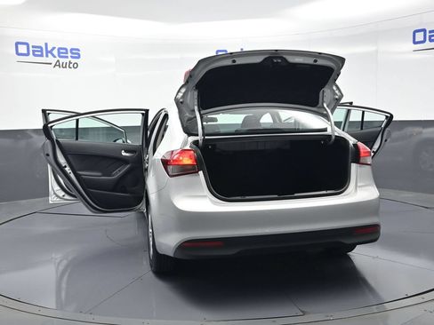 Used 2017 Kia Forte LX FWD image 51