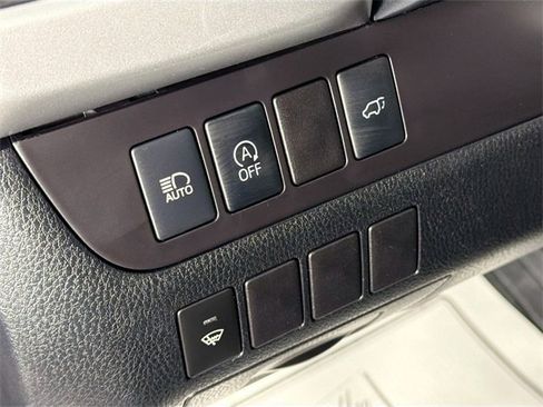 Used 2019 Toyota Highlander XLE image 10