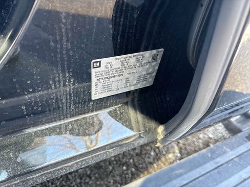 Used 2017 Cadillac Escalade Platinum image 36