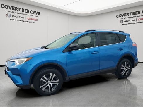 Used 2017 Toyota RAV4 LE image 4