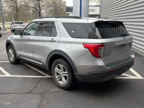 Certified 2021 Ford Explorer XLT w/ Equipment Group 202A AWD/4WD image 3