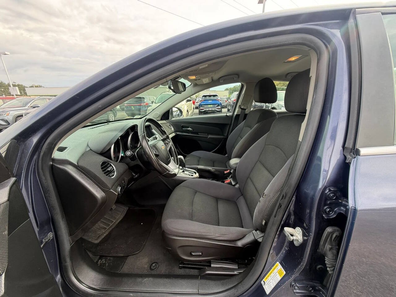 Used 2014 Chevrolet Cruze LT FWD image 15