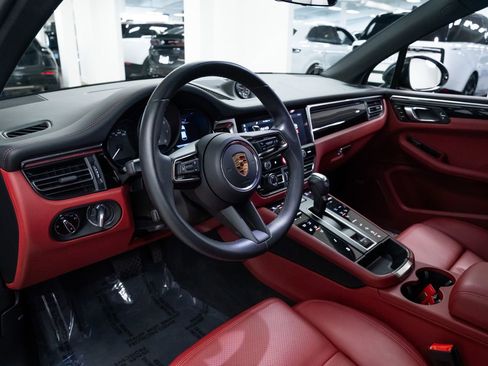 Used 2024 Porsche Macan S image 18
