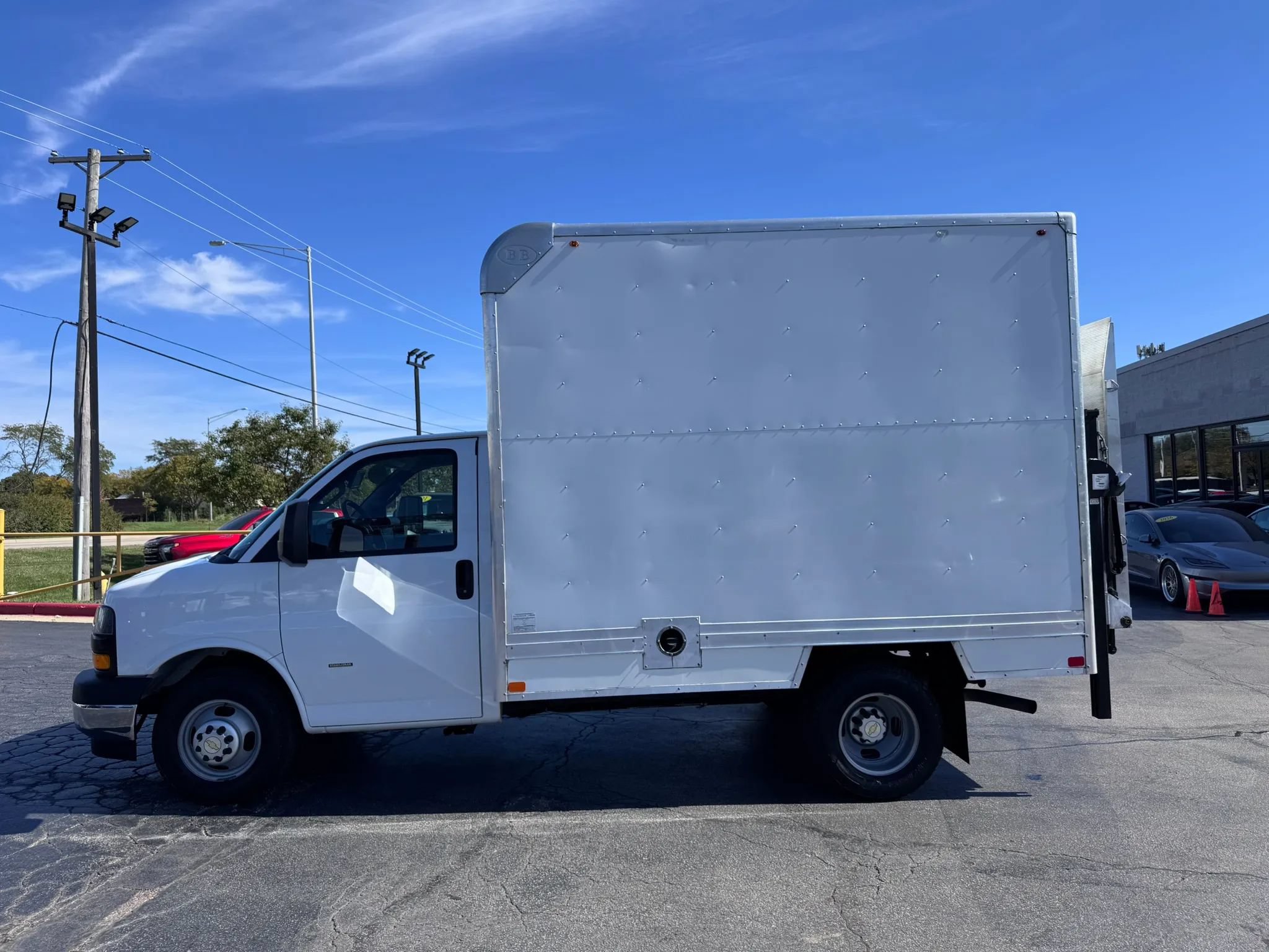 Used 2018 Chevrolet Express 3500 w/ Power Convenience Package RWD image 6