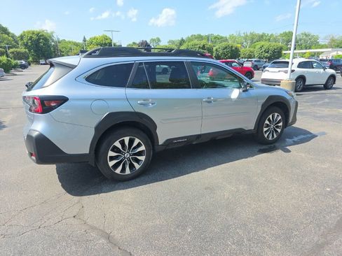 Used 2023 Subaru Outback Limited AWD/4WD image 10