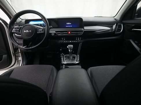 Certified 2024 Kia Seltos X-Line image 5